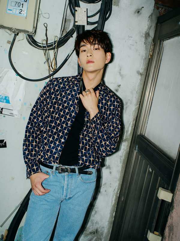 onew-768x1025